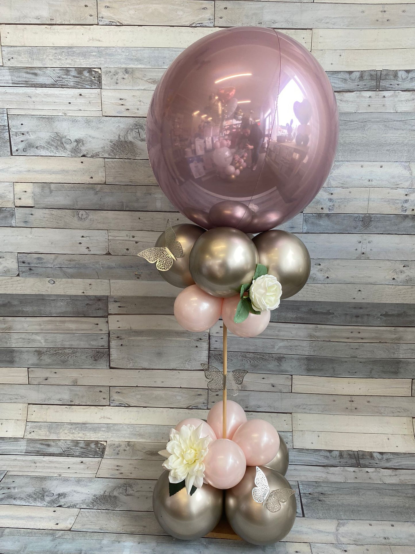 Themed Centerpiece Stand