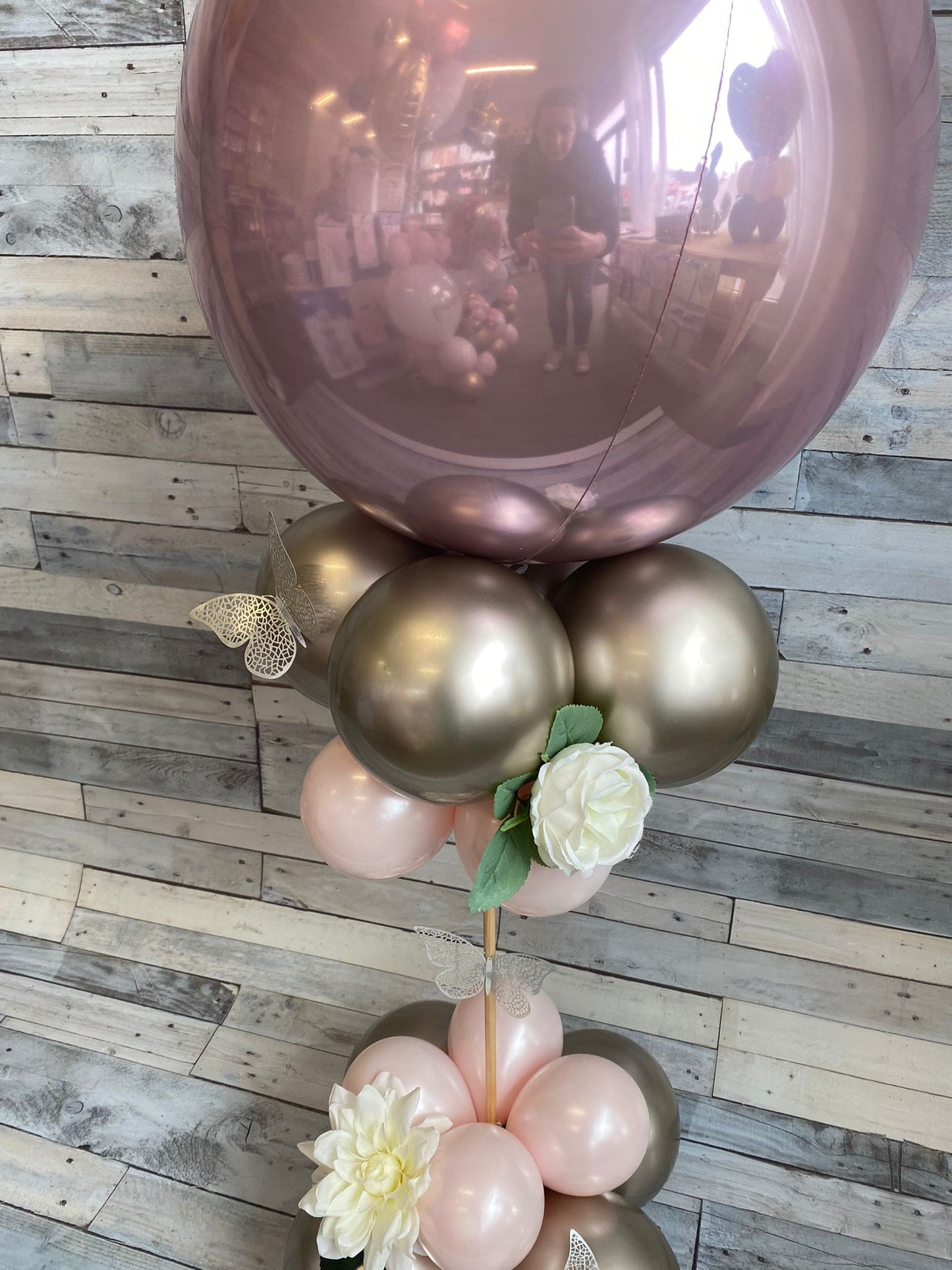 Themed Centerpiece Stand
